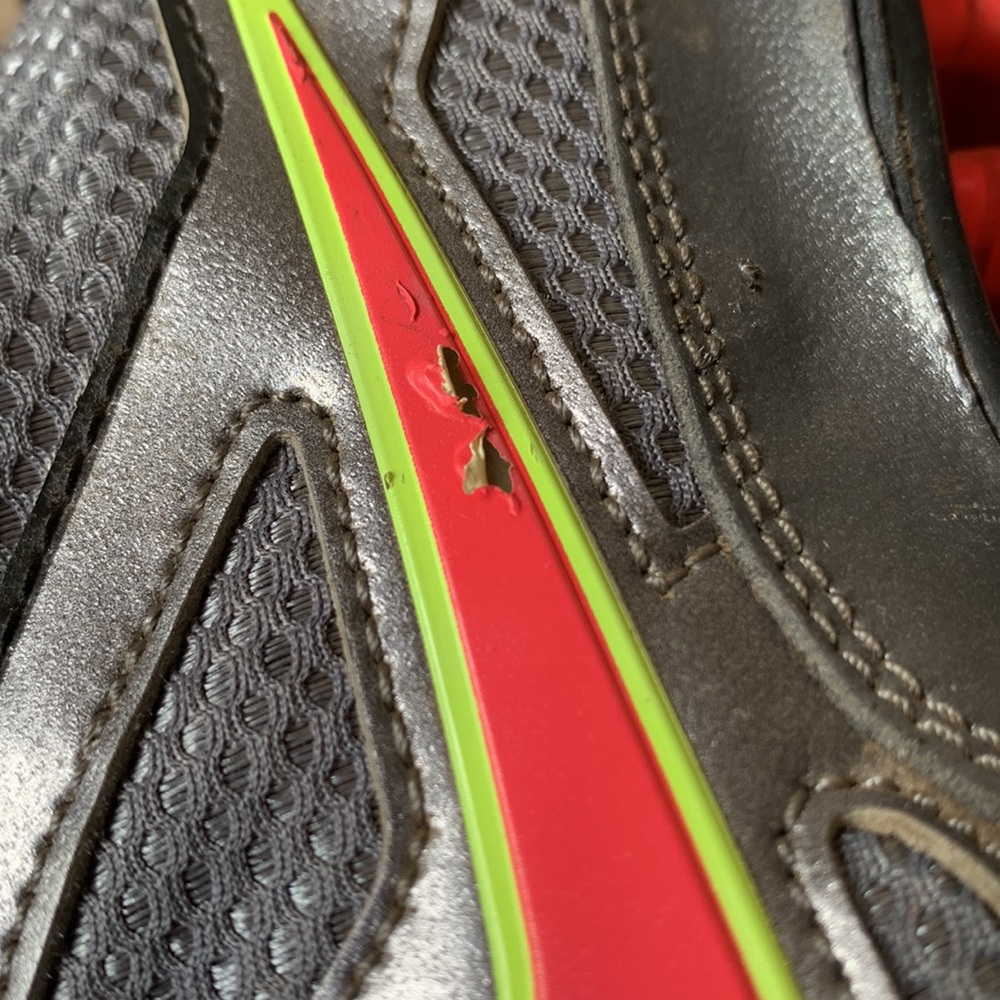 EUC 2011 Nike Reax trainers silver/fuchsia/bright yellow US8/EU39 - Picture 5 of 8
